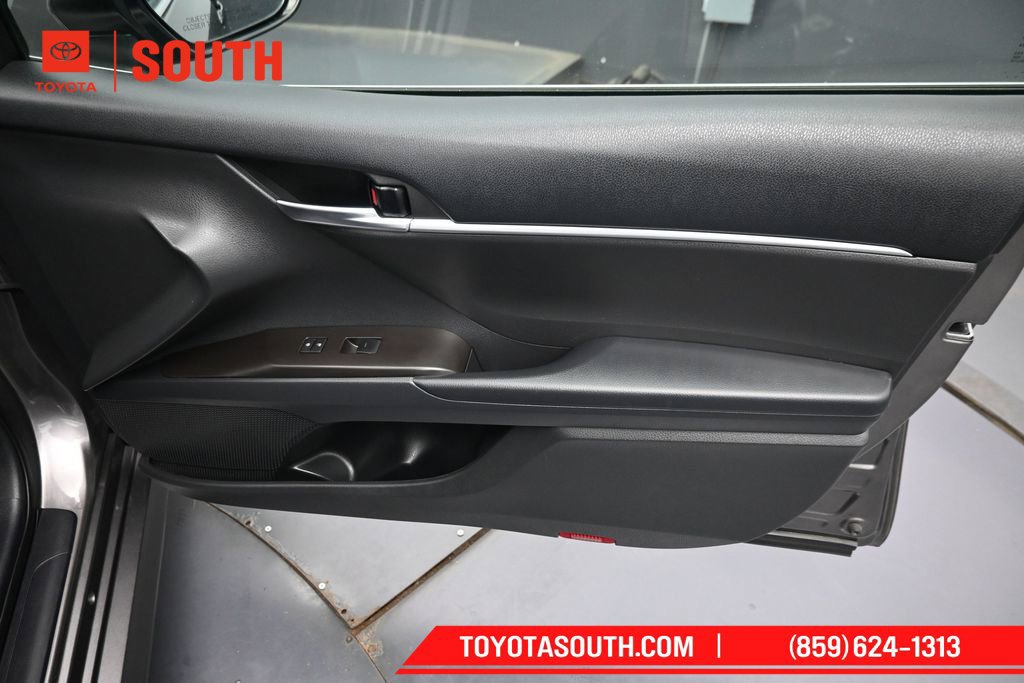 Used 2022 Toyota Camry LE FWD image 29