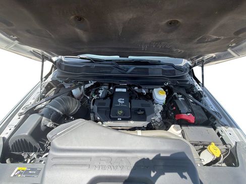 Used 2024 RAM 2500 Laramie w/ Safety Group AWD/4WD image 18