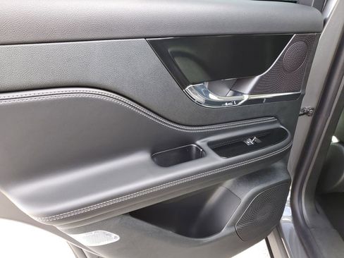 New 2026 Lincoln Corsair Premiere FWD image 9