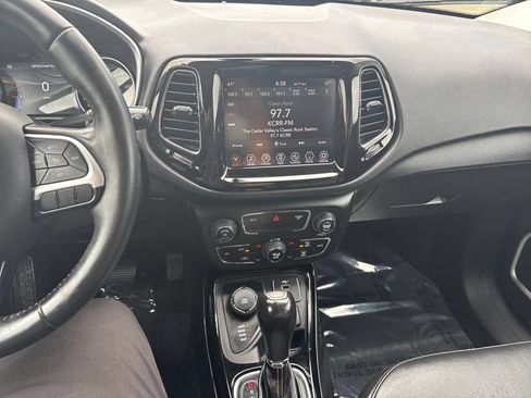 Used 2019 Jeep Compass Limited AWD/4WD image 17