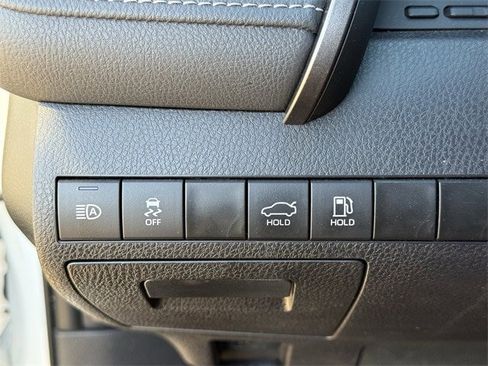 Used 2024 Toyota Camry SE image 21