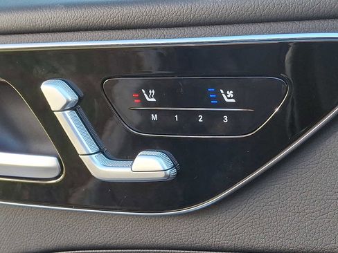 Used 2025 Mercedes-Benz C 300 4MATIC Sedan image 21