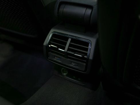 Used 2020 Audi Q3 2.0T Premium Plus w/ Premium Plus Package image 33