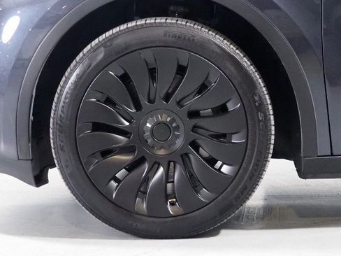 Used 2024 Tesla Model Y Long Range image 44