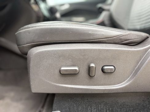 Used 2018 Ford Escape SE w/ SE Sport Appearance Package FWD image 13