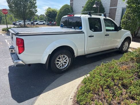 Used 2016 Nissan Frontier SV w/ SV Value Truck Package AWD/4WD image 2