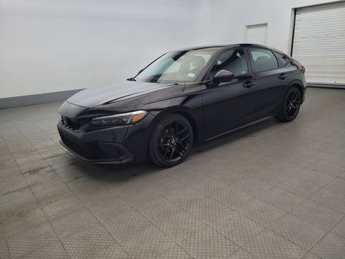 Used 2022 Honda Civic Sport image 2