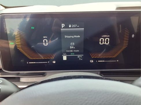 New 2026 Kia Carnival EX FWD image 11