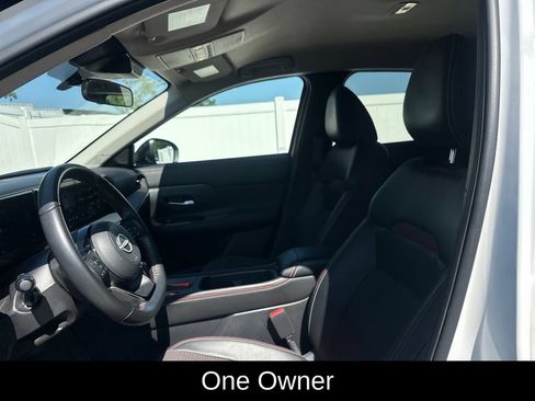 Used 2025 Nissan Kicks SR AWD/4WD image 8