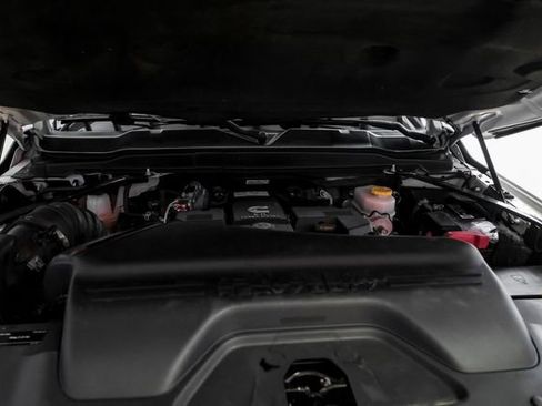 Used 2020 RAM 2500 Laramie w/ Night Edition AWD/4WD image 7