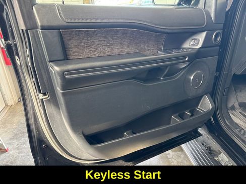 Used 2018 Ford Expedition Limited AWD/4WD image 13