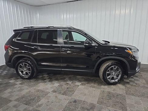 Used 2024 Honda Passport TrailSport image 1