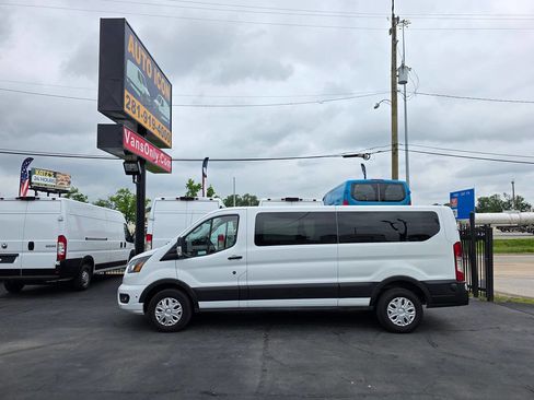Used 2024 Ford Transit 350 XLT RWD image 4