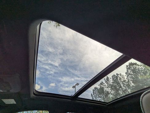 Used 2023 Chevrolet Tahoe High Country image 22