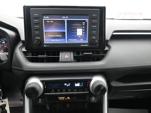 Used 2021 Toyota RAV4 LE image 19