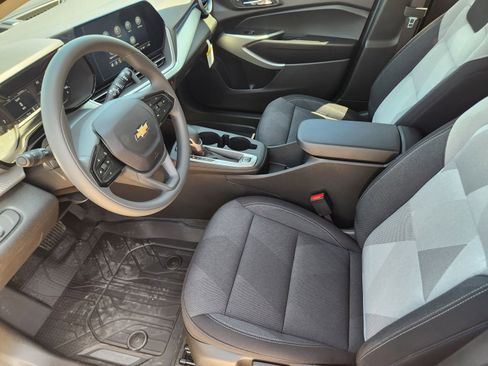 New 2026 Chevrolet Trax LS w/ LS Convenience Package FWD image 12