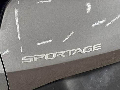 Used 2023 Kia Sportage LX image 23