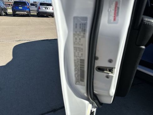 Used 2019 Jeep Cherokee Limited image 35