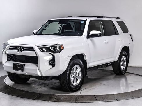 Used 2024 Toyota 4Runner SR5 AWD/4WD image 2