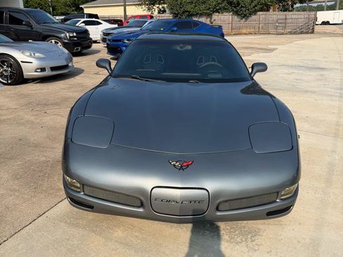 Used 2004 Chevrolet Corvette Coupe w/ Roof Package RWD image 18
