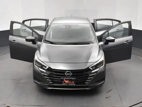 Used 2025 Nissan Versa SV FWD image 10