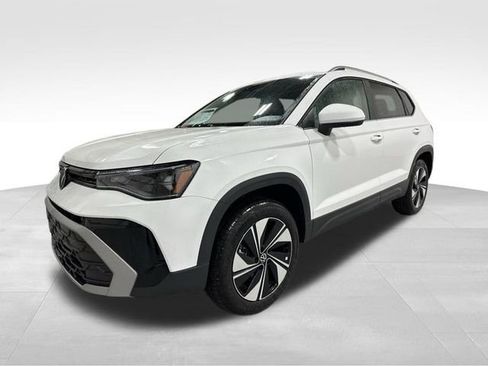 New 2026 Volkswagen Taos SE AWD/4WD image 8