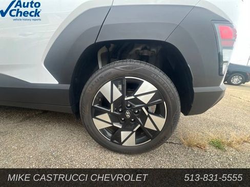 Used 2024 Hyundai Kona SEL AWD/4WD image 5