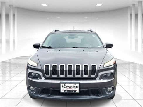 Used 2017 Jeep Cherokee Latitude w/ Comfort/Convenience Group FWD image 5