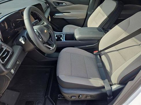 New 2026 Chevrolet Traverse LT w/ Driver Confidence Package image 4