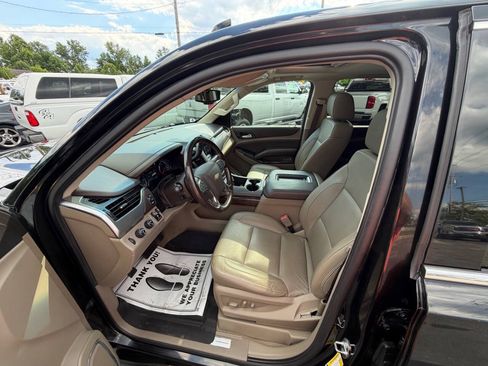 Used 2019 Chevrolet Tahoe LT w/ Luxury Package AWD/4WD image 12