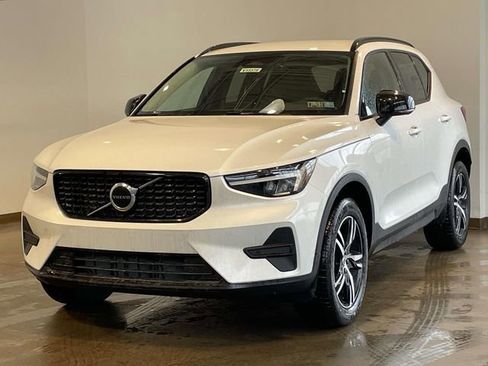 New 2026 Volvo XC40 B5 Core w/ Climate Package AWD/4WD image 1