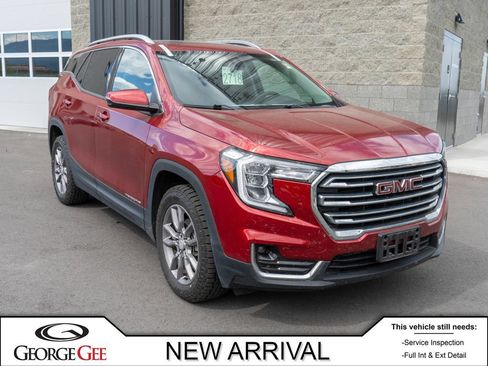 Used 2024 GMC Terrain SLT AWD/4WD image 1