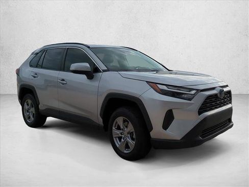 Used 2024 Toyota RAV4 XLE AWD/4WD image 3