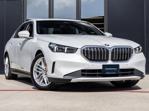 Used 2024 BMW 530i xDrive 530i xDrive image 16