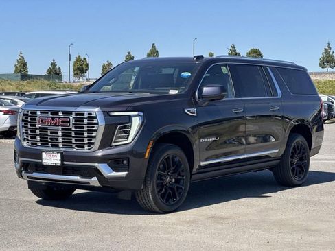 New 2026 GMC Yukon XL Denali w/ Denali Reserve Package RWD image 6