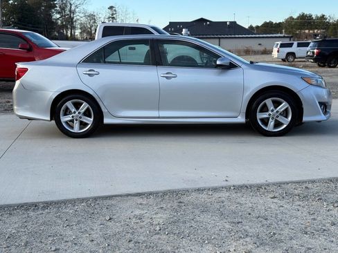 Used 2014 Toyota Camry SE image 5