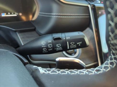 Used 2023 Jeep Grand Cherokee L Limited w/ Black Appearance Package image 16