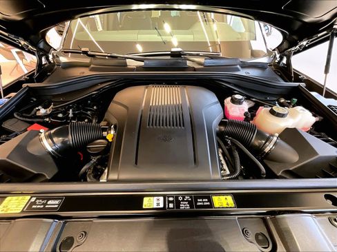 New 2025 Land Rover Range Rover SE image 12