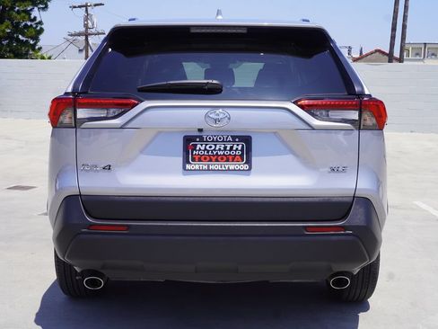 Used 2025 Toyota RAV4 XLE FWD image 6