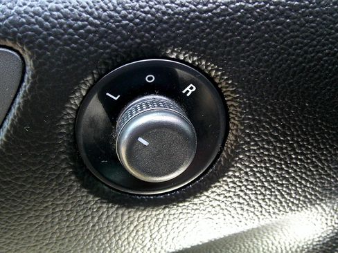 Used 2017 Chevrolet Cruze LS image 18