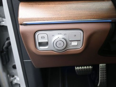 New 2026 Mercedes-Benz GLS 450 4MATIC image 21