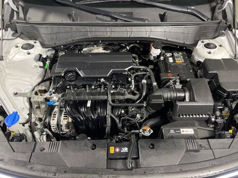 Certified 2025 Hyundai Kona SEL FWD image 9