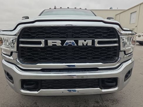 Used 2024 RAM 3500 Tradesman w/ Chrome Appearance Group AWD/4WD image 6