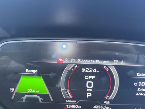 Used 2024 Audi Q8 e-tron Prestige image 21