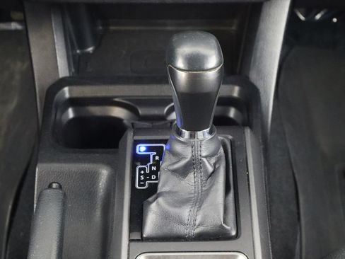 Used 2020 Toyota Tacoma TRD Sport AWD/4WD image 28