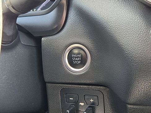 Used 2023 Toyota Tundra Limited AWD/4WD image 21