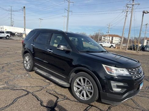 Used 2017 Ford Explorer Limited w/ Equipment Group 301A image 3