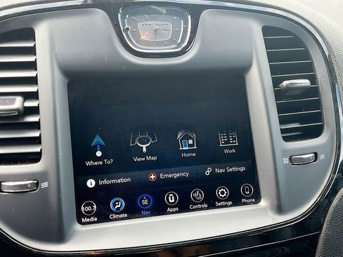 Used 2023 Chrysler 300 S RWD image 13