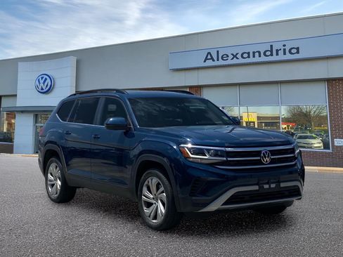 Certified 2023 Volkswagen Atlas SE w/ Panoramic Sunroof Package AWD/4WD image 1