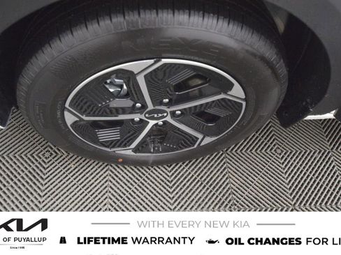 New 2026 Kia Niro EX image 21